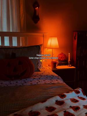 happy march spooky friends 🎃✨🍂 • a new month means one step closer to october and that would in fact cure me rn 🍁🫶 • • • • #octobermood #autumnaesthetic #falltok #fallaesthetic #cozyfall 