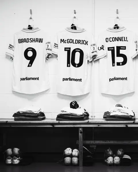 Shot for AHPIX | Barnsley - All Photos Copyrighted. #barnsley #sports #football #photography #efl