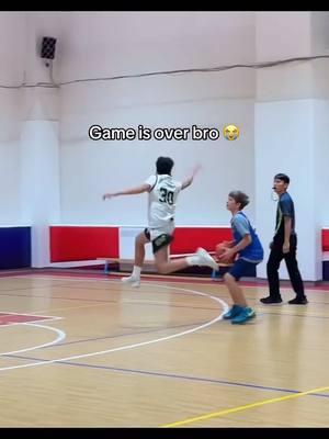 What is happening here? 💀 (OvertimeEurope /YT) #NBA #basketball #sports #fyp #dunk 