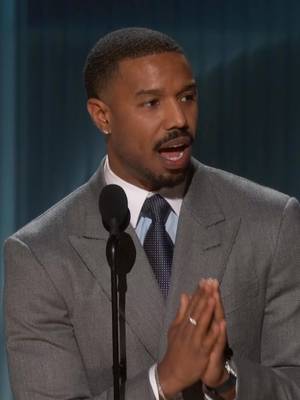 #MichaelBJordan accepts Best Male Actor in a Leading Role at the #ActorAwards.