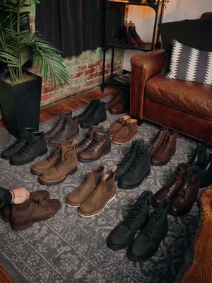 A pair for every occasion🏆 #thursdayboots 