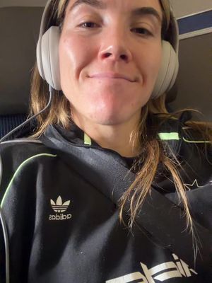 Travel day narrated par @Evelyne Viens qui me défonce 😂