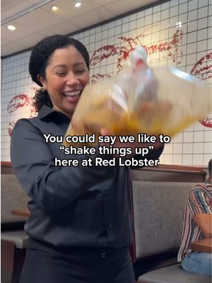 You better shake whatcha server gave ya' 🫨   #seafoodboil #dinnertime #cocktail 