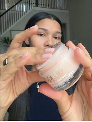 #CliniquePartner Self care days are never complete without my @Clinique Moisture Surge 100H 💗  #Skincare #Fyp #Grwm #foryoupage 