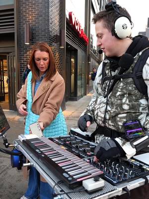 These two virtuosos pulled up asking for something Irish-sounding that they could stepdance to. I think one of their moms was encouraging them to go up during my previous beat haha - they blew me away!! Will have to forgive me dropping an 808 in the middle of it 😂🔥