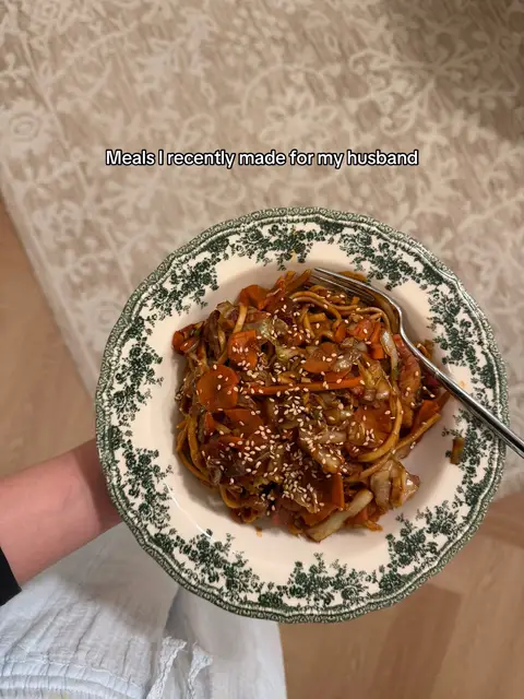 His personal chef? ✨ #DinnerIdeas #dinnerinspo #meals 