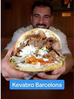 publi- Kevabro en Barcelona: un Kebab único en España por "sus premios", la estética de su local o el producto que trabajan, que de básico no tiene nada.. Merece la pena que veais el video y juzguéis vosotros. MAKE KEBAB SUCIO AGAIN