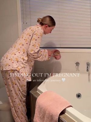 I never thought it would be me 🥹🤍 #infertility #ttc #pregnant #findingoutimpregnant #firsttimemum 