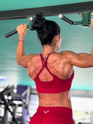 Full body. Full focus. Full intention. At this level, it’s not about doing more it’s about doing it smarter. Creatine isn’t optional if you’re serious. You can’t realistically replace it with food , the amount you’d need daily would be impractical. And it’s not just about muscle. 💯 Platine creatine by @muscletech , supports strength, explosive power, recovery, and even cognitive performance. A strong body needs a sharp mind. That’s why I use 💯 Platinum Creatine. by @MuscleTech , High purity. Optimal absorption. No fillers. Just real support for real performance. And yes 😍 the difference shows. In the strength. In the endurance. In the focus. In the results. Still evolving. Still elevating. 🚀 USA 🇺🇸 -15% code Ana ( link in bio ) Colombia 🇨🇴 -15% código Ana @Suplementos Colombia 