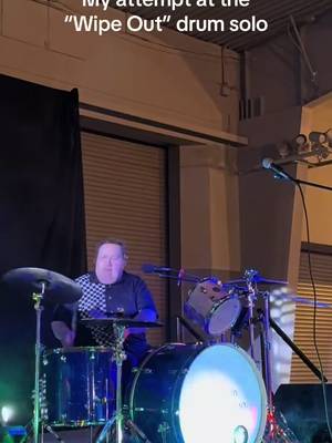 Me attempting to do the “Wipe Out” drum solo during a recent dueling pianos show. Super fun times! Props to Alyssa Nix Hoffman for filming this!! :) #drumsolo #wipeout #duelingpianos 