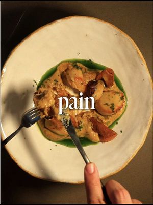 We’re taught that great art comes from pain. But food complicates that. Because for so many, cooking wasn’t expression. It was the quickest way to earn, to belong, to survive in a country that kept you at arm’s length. Entire cuisines here were shaped less by purity than by pressure. And maybe the quiet miracle is something that began as necessity now gathers us willingly. Bon Appetit or 吃好喝好 - have it your way. Scallop with miso butter and Jerusalem artichoke puree. #cooking #culture #scallop #gastroart #writing 