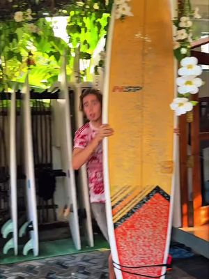 Ever feel like you just can’t improve at surfing? Or even if you’ve never tried before but would love to learn then….. might just be the perfect place for you!!! Daily lessons to build up your confidence, and daily analysis to crack down on your kook abilities. and with their board insurance options there’s no need to worry about beginning your journey here in Sri Lanka. To top it all off, delicious breakfast every day, with unbelievable freshly made coffee, which sets the mood perfectly for your midday yoga session to work on all that’s necessary to ride like a pro. 🏄‍♂️🧘‍♂️☕️ Follow if you’re looking for an amazing surf camp in: 📍Madiha, Sri Lanka 🇱🇰 #backpacking #seetheworld #surfing #srilanka #travelstories