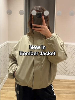 This funnel neck bomber is everything 😍 #bomberjacket 