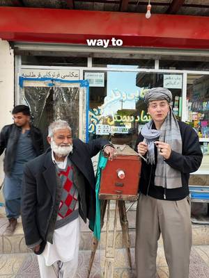 This is the coolest experience ever. This man has a hand crafted box camera and is still taking portraits in Old Kabul which is such a unique experience 🥹  Follow for more travel content 🌎  #afghanistan #afghan #kabul 
