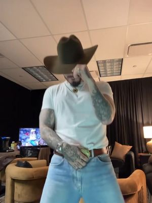 Aquí está tu vaquero mami !!TONTO🔥