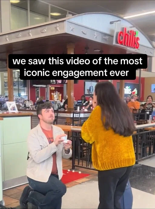 we think they should go to the encino chilis for their honeymoon ❤️ #chilis #wedding #proposal #bride  📸 @theeditingdiva 