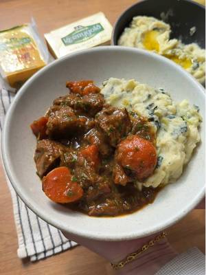 #ad Cheesy Colcannon loaded with greens and @Kerrygold USA  butter + Dubliner cheese! Served with Kevin’s Irish stew for an Irish lunch ☘️