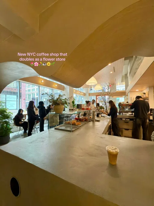One of the best coffee shops in NYC just opened their fourth location in NoMad and it is STUNNING📍Remi Flower & Coffee #nyccoffee #nyccafe #coffeeshop #nycopening #specialtycoffee 