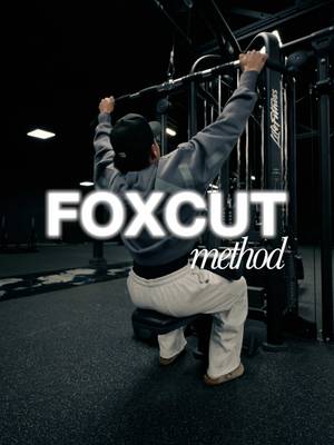 try this new effect! What should we call it?! learn directly from me inside the FOXCUT edit group linked in my bio🔗 hoodie and sweats from @DFYNE code "FOX" #gymedit #tutorial #editing #contentcreatortips #gym 