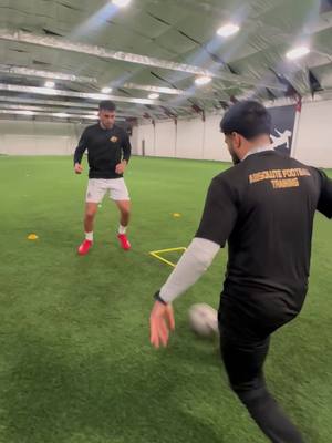 High level details. High level execution🚀 📲 Contact us: 🌐 AbsoluteFootballTraining.com 📧 info@absolutefootballtraining.com 📩 DM us @absolutefootballtraining @coachabz_ #footballtraining #SoccerSkills #EliteTraining #BallMastery #trainhard 