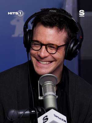 Don't worry, ladies and gents, he CAN speak French well 🙂‍↕️  More from The Morning Mash Up and Luke Thompson at the link in the comments #SiriusXM #MorningMashUp #LukeThompson #Bridgerton #BenedictBridgerton