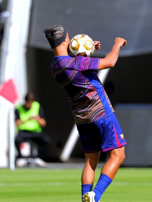 #TBT El Clásico Legends 🔵🔴🤙🏾 #fcbarcelona #Soccer #ronaldinho 
