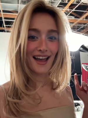 on set with sarah pidgeon 🎀 behind the scenes of our spring campaign.