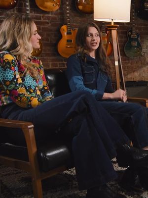 Nancy Wilson of Heart sits down with Aly & AJ to talk about her epic guitar collection, her very first guitar, and the moments that shaped her musical journey. Watch the full episode of The Conversation on Gibson TV on YouTube ▶️ #gibson #nancywilson #heart #gibsonguitars #alyandaj