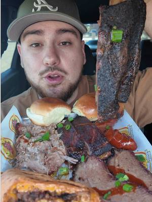 Today we are trying giant beef ribs and more bbq from Rollin Smoke BBQ @rollinsmokebbqaz  #azfoodie #phoenix #foodreview #beefribs #bbqfood