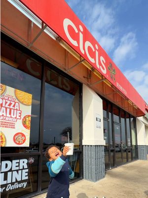Head to Cicis for your next easy family dinner night! #AD @Cicis Pizza 