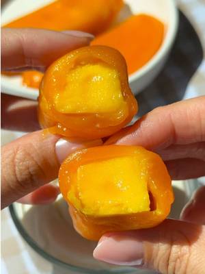 coconut mango mochiiiiii 🥥🥭🍡 recipe video will be up tomorrow! 🥭 #mochi #mangomochi #vegan #asiandessert 