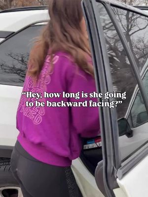 My 4-year-old still rear faces in her car seat. And she will until she outgrows it (meaning hits the weight or height limit).  Most people don’t realize that rear facing is actually the safest position for kids for as long as their seat allows, because their neck and spine are still developing. Forward facing too early puts a lot more force on their neck during a crash. Every family makes their own choices, but for us this one felt like an easy decision. Curious what everyone else does — when did your kids turn forward facing? #rearfacing #momlife #momsofinstagram #relatablemom #crunchymama