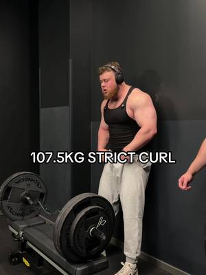 World record inbound 🔥🔥🔥 #strictcurl #biceps #armday #arms #worldrecord @Ksenia Sadekova | Fitness 
