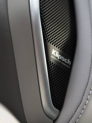 Drive all the time. Listen, occasionally. No skips. No distractions. Just rich, immersive audio with the available Klipsch ® premium audio system in the INFINITI QX60.