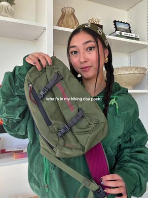 little miss always prepared 🍃🤌🏼 #Hiking #hikingoutfit #hikingessentials @Patagonia @Skratch Labs @rhode skin @CYKLAR @OFFFIELD @WonderyOutdoors @FP Movement 