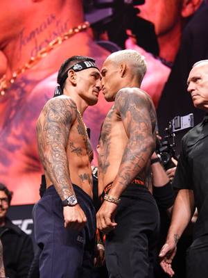 Quién saldrá del octágono como el campeón BMF mañana, Max Holloway o Charles Oliveira? 👀 #UFC #ufc326 #ufcespañol #maxholloway #charlesoliveira