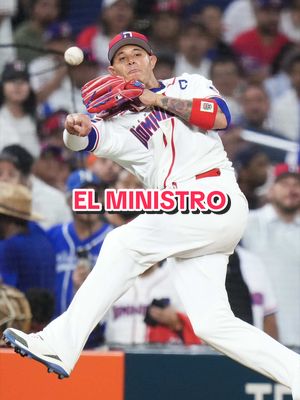 Look at the flick of that wrist. #worldbaseballclassic #dominican #baseball #defense 