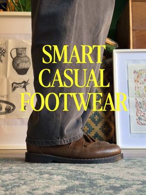 Always wanting to have shoes that have more than one vibe, and these shoes are exactly that. My top footwear here that can be dressed up to be smart or dressed down to be casual, or simply worn normally to feel like both. #parabootmichael #drmartens #lowell #loafer #moctoe 