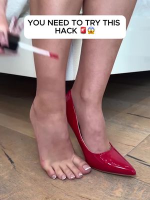 A little heel hack every girl should know 💄👠 #heelshack #fashiontips #girlhacks #styletrick #fashionsecrets 
