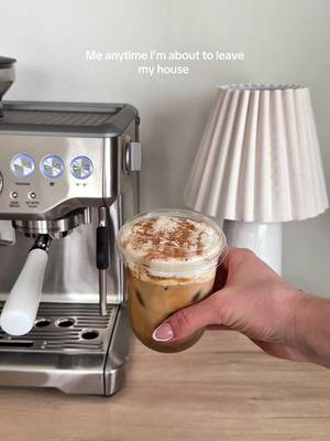 Coffee first always😍 Honey cinnamon latte + vanilla cold foam✨ Recipe: - 1 tbsp honey  - dash of cinnamon  - double shot of esspresso pulled over that - ice  - milk of choice  - vanilla cold foam ( heavy cream frothed with vanilla bean paste)  Enjoy🤍 #espresso #coffeerecipes #homebarista #coffeeroutine