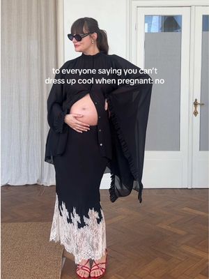 still wearing sweatpants 80% of the time though 😬 #maternitystyle #maternitywear 