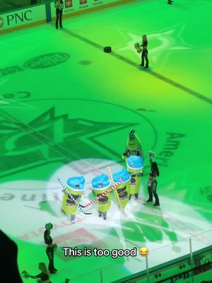 This intermission at the #DallasStars game > 😂 @TickPick @7-ELEVEn #stars #dallas #dallastx #NHL 