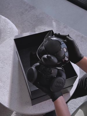 Unbox the Blvck experience.
