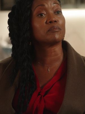 Time to learn how to do the swipey thing with the phone. 🙂‍↔️ #TheFallandRiseofReggieDinkins Tonight 8:30/7:30c | NBC and next day on Peacock #BobbyMoynihan #ErikaAlexander