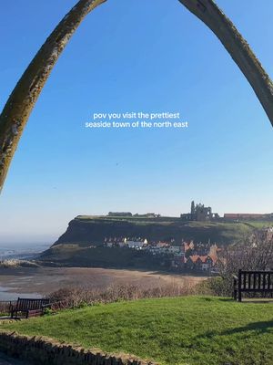 Nothing beats an English seaside town on a sunny day 🌞🌊 If you’re travelling to the UK, make sure to include Whitby in North Yorkshire on your itinerary ✨ Follow me for the best travel and airbnb recommendations 🤍