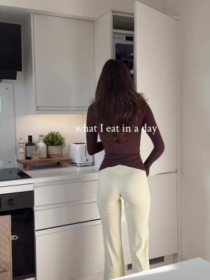 what I eat in a day 🫐🥒✨🍵 #whatieatinaday #fulldayofeating #wieiad #wellness #healthyfood 