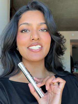 everyone keeps asking if i got lash extensions… but nope, it’s the @L’Oréal Paris Extensionist Mascara!! my lashes literally look +5mm closer to my brows and the lift is actually crazy🖤 #lorealparis #extensionistmascara #youreworthit AD