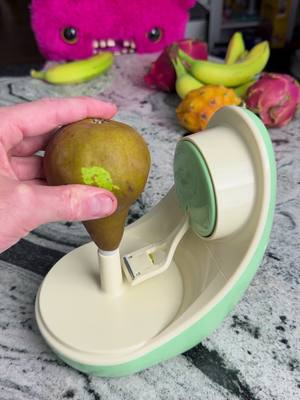 I want to peel a pear #funny #DIY #kitchengadgets 