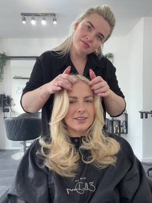 come and get my hair done with me as a former bleach blonde gal needing something a little more low maintenance and golden honey blonde 👱🏼‍♀️ #blondehairinspo #honeyblonde #lowmaintenanceblonde 