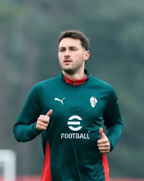 Feliz de volver con el equipo! Ci vediamo presto in campo ❤️🖤